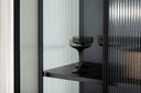 Vitrine Leonie - en noir avec effet verre ondulé