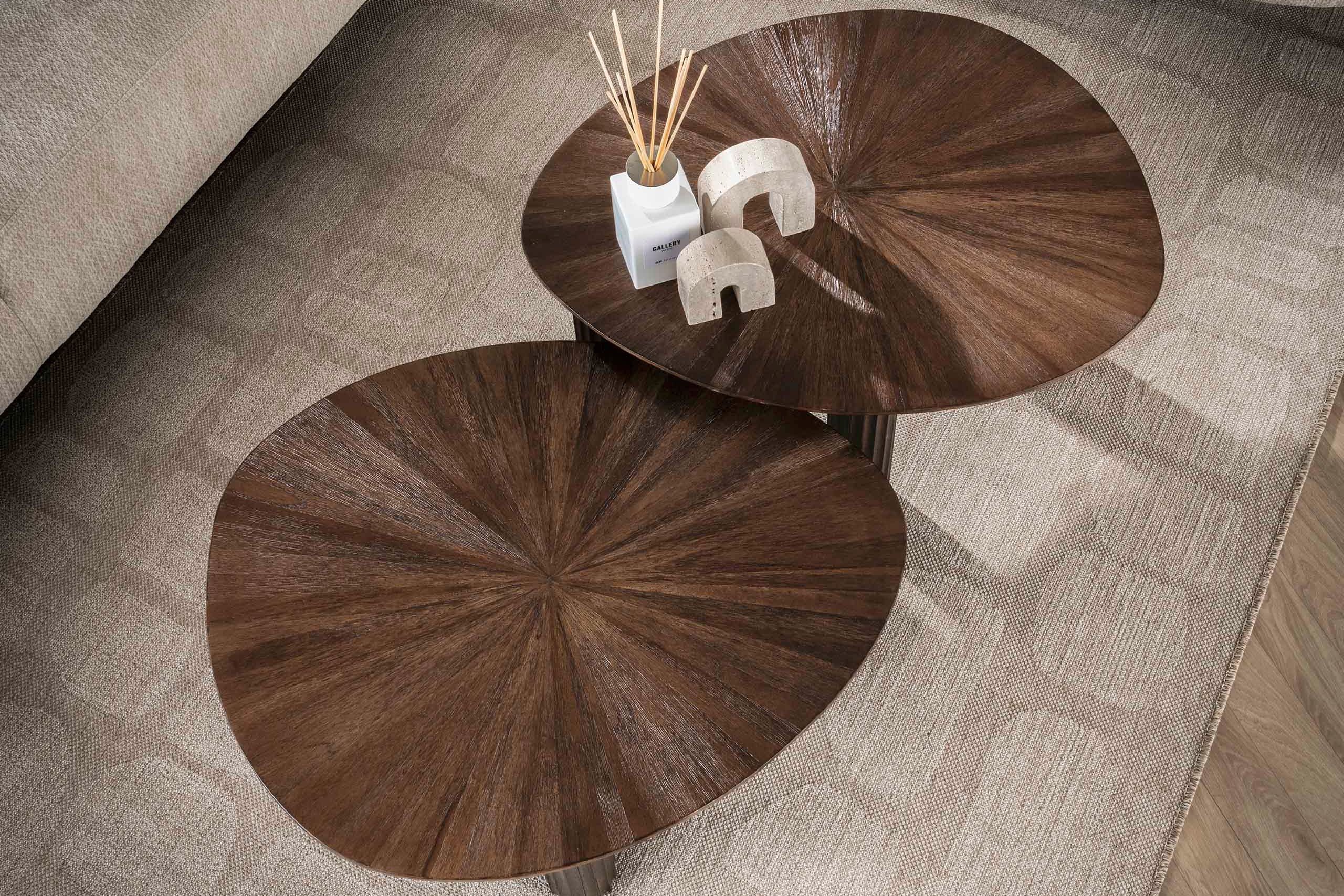Table basse Soluma - lot de 2 en teck de haute qualité au design triangulaire