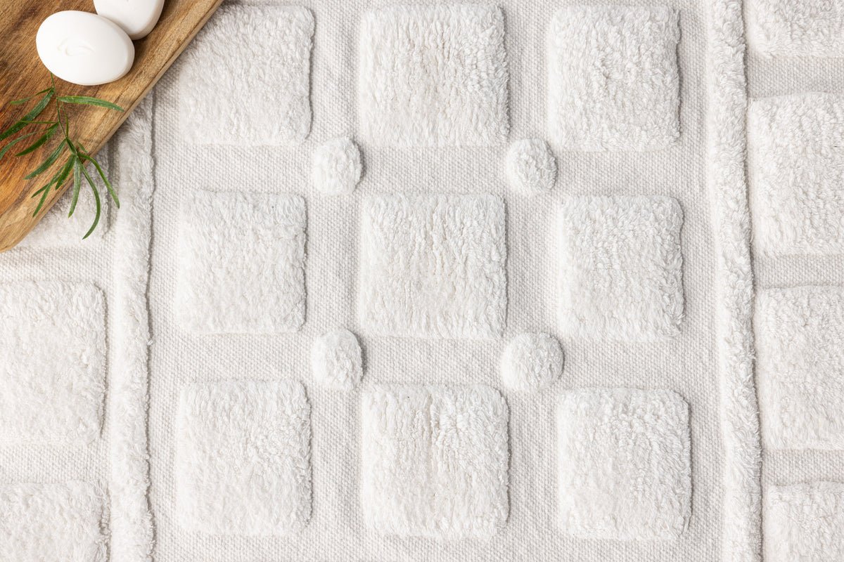 Tapis de bain Balian - en blanc clair en coton doux