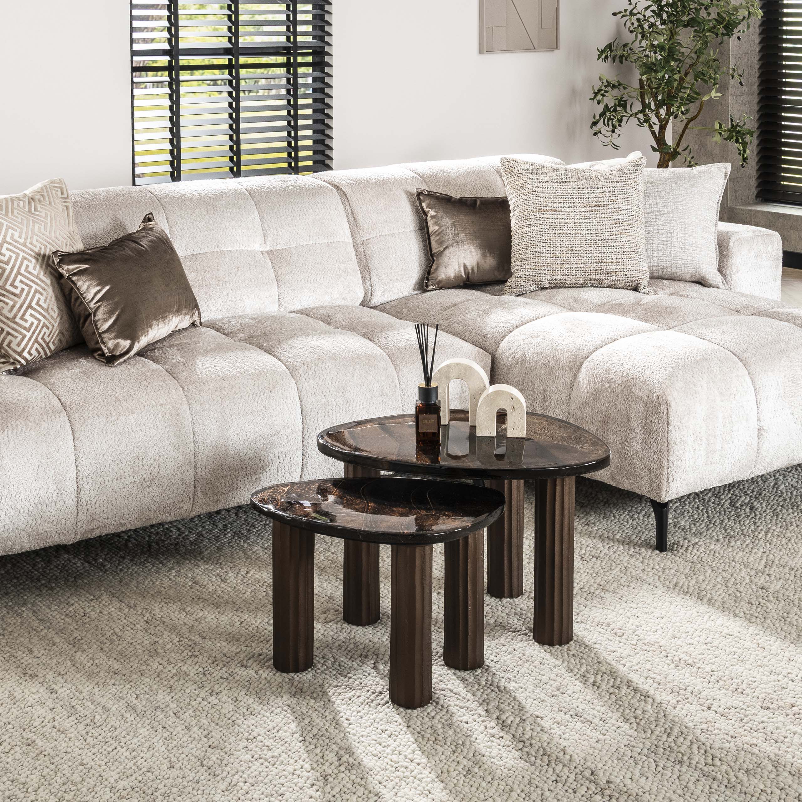 Table basse Elysium - Taille M en cuivre antique ou or antique avec verre moulé