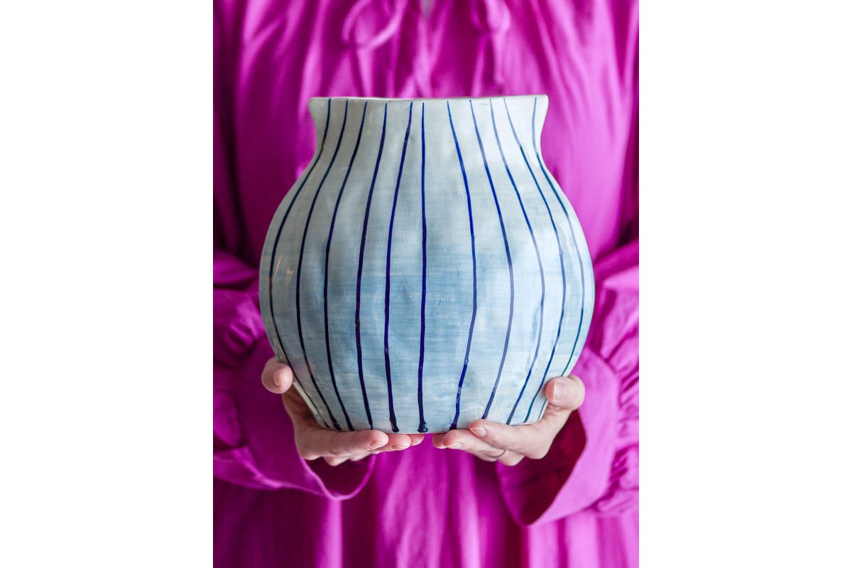 Vase « Bleir » – faïence peinte à la main