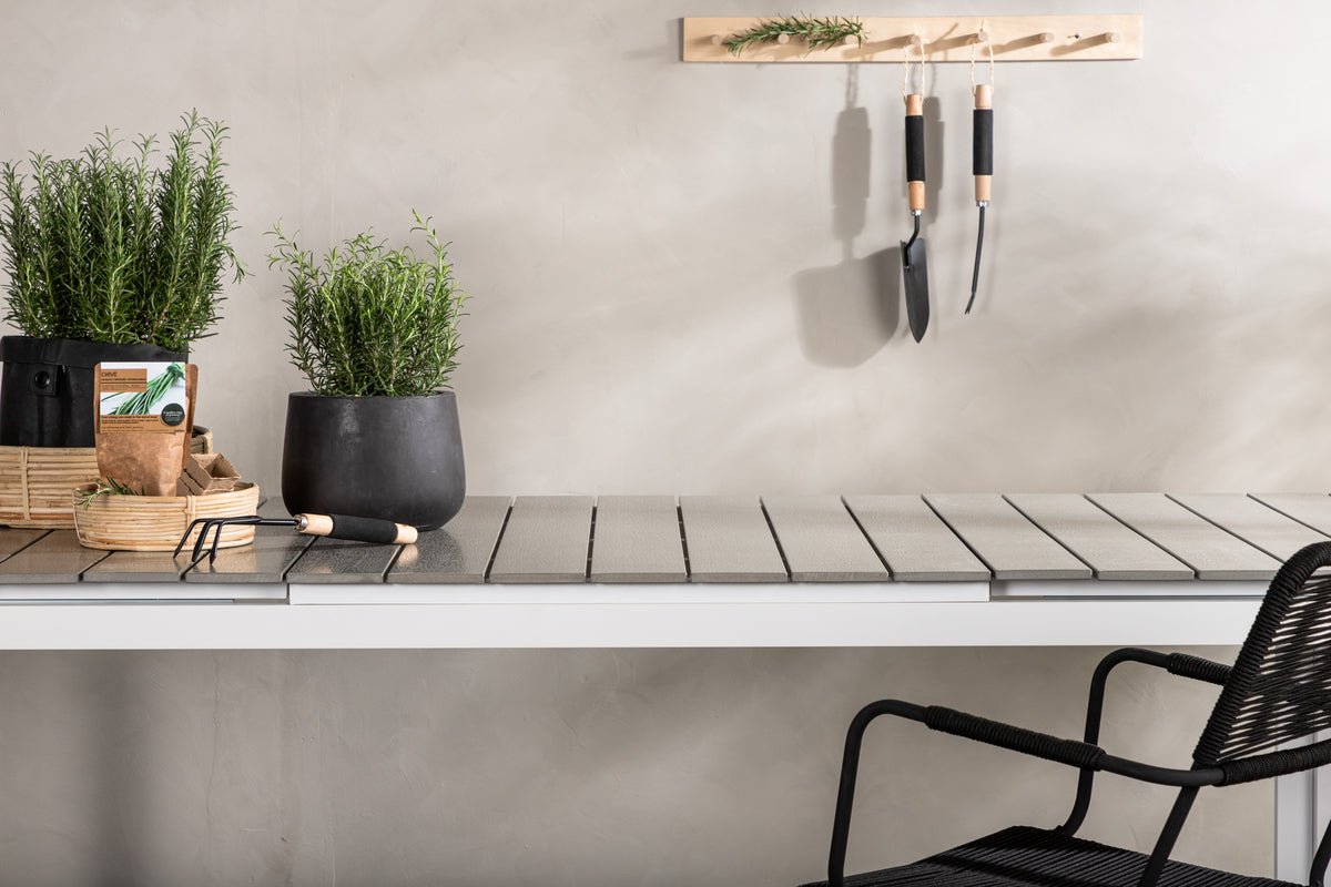 Table de jardin Kairen - parfaite pour des moments conviviaux en plein air