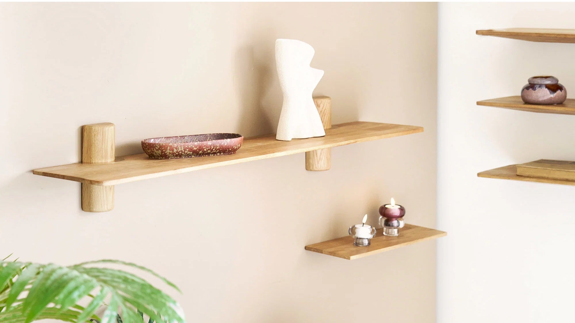 Étagère murale Corinna II - disponible en 2 versions