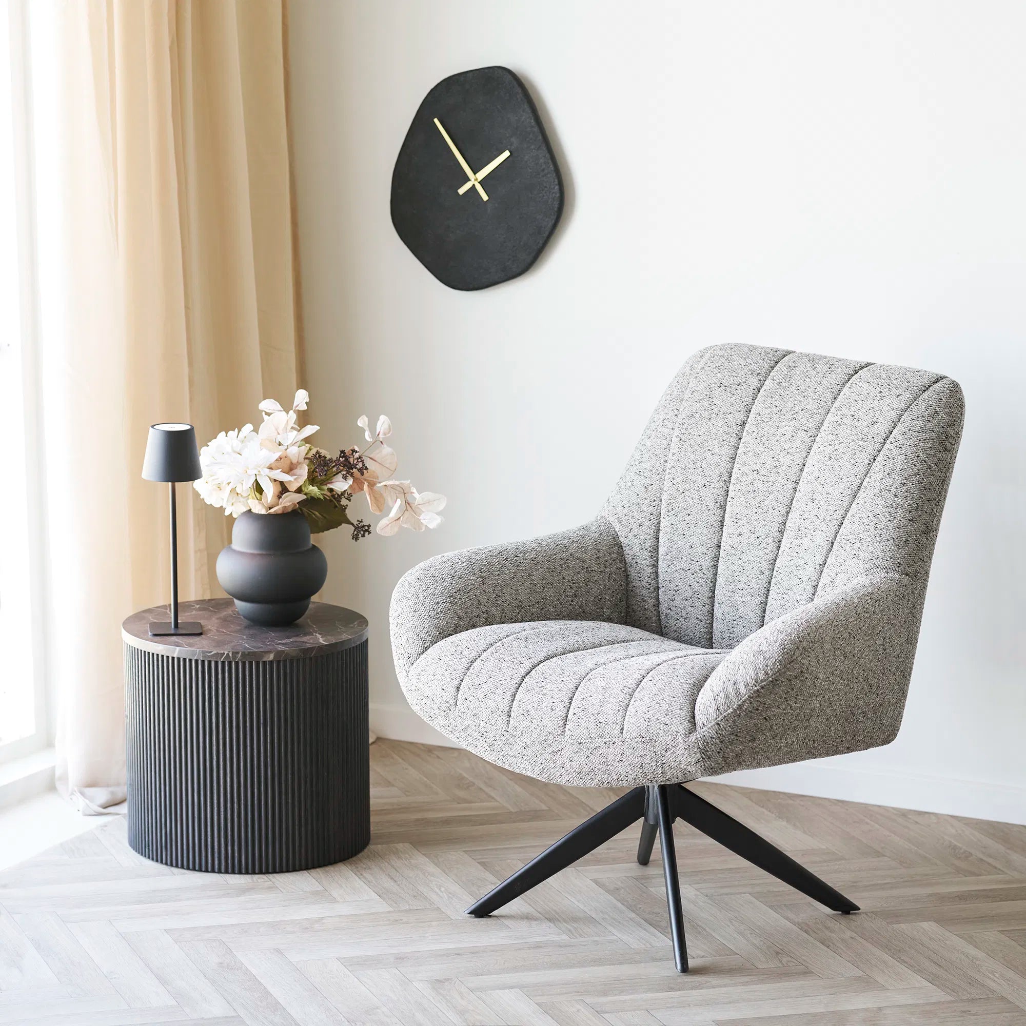 Vase Noir – Verre en forme sculpturale