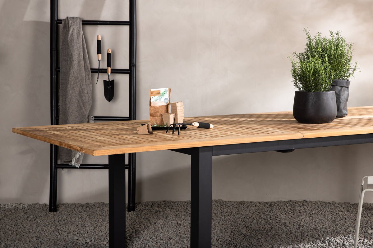 Table de jardin Lunea - une table à manger extensible pour l'extérieur