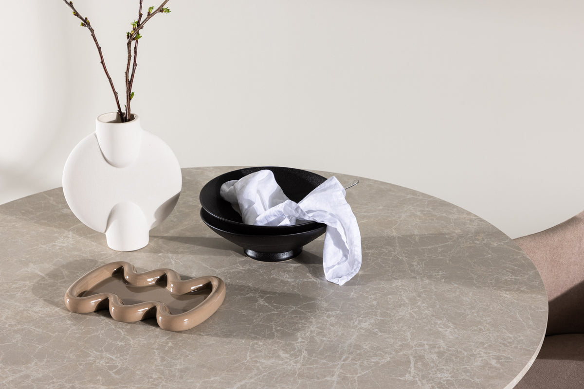 Table à manger Tullula - allie design moderne et élégance intemporelle avec un aspect marbre