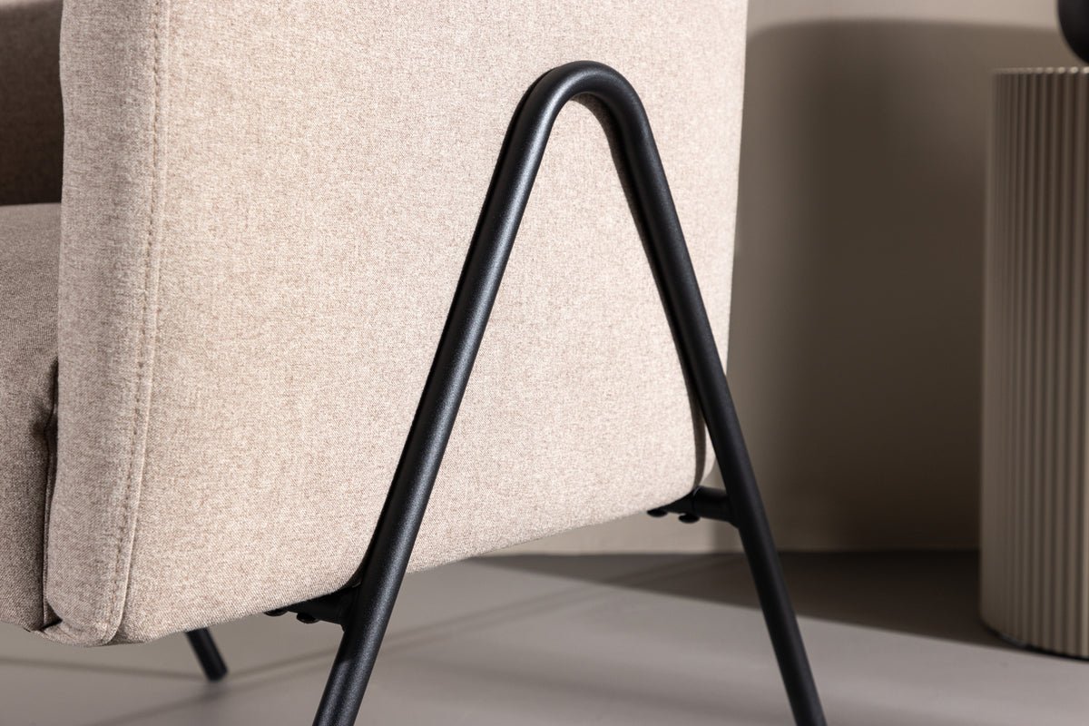 Fauteuil Rufus - avec tissu beige et pieds laqués noirs