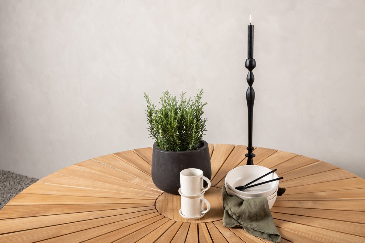 Table de jardin Mirani - une table à manger ronde en Métal et teck