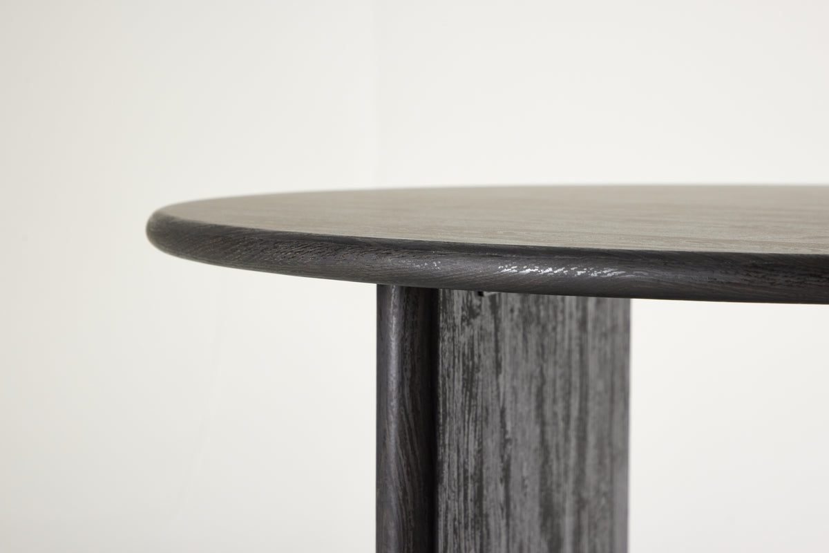 Table à manger Elara - au design intemporel avec fonctionnalité au quotidien