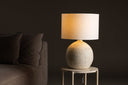 Lampe de table Alvesta – Base rustique en terre cuite avec abat-jour en jute blanc