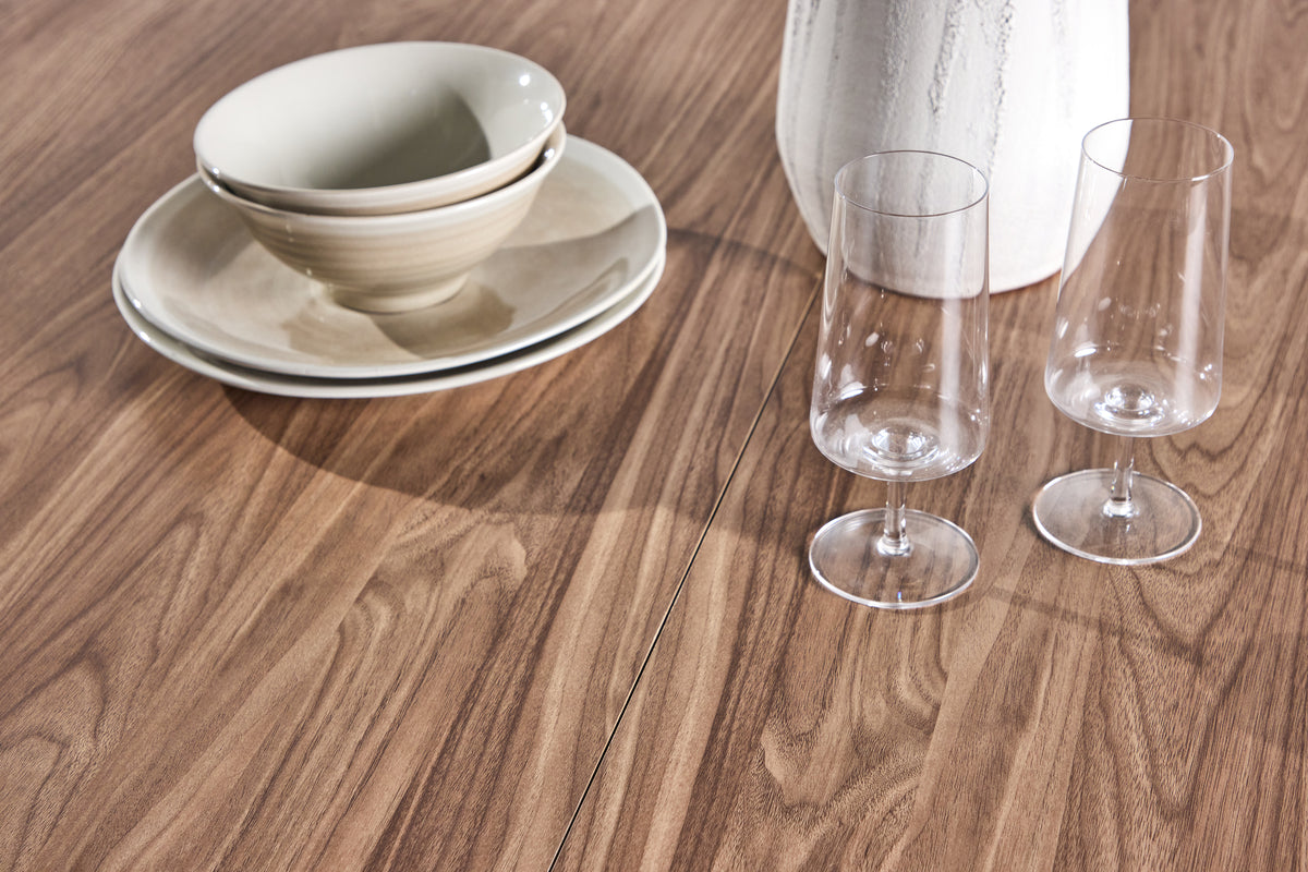 Table à manger Calma - une table à manger ronde de style scandinave