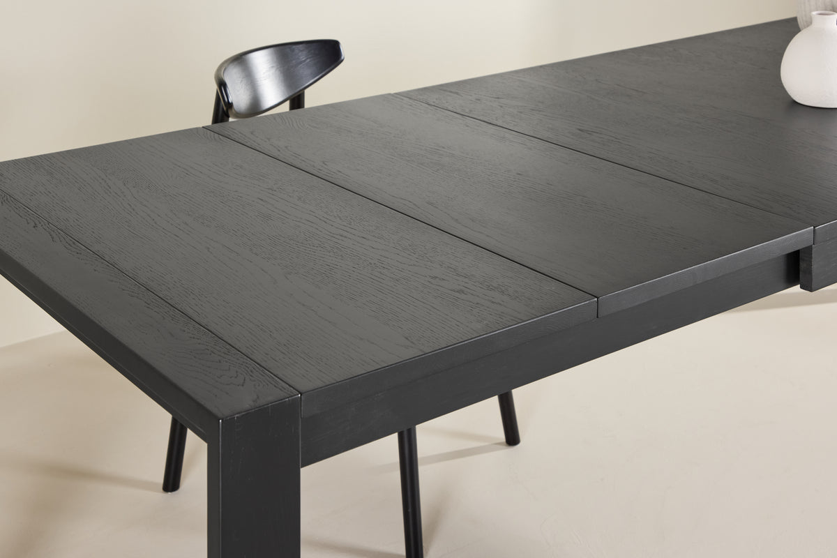 Table à manger Wainui - fabriquée en bois de chêne robuste