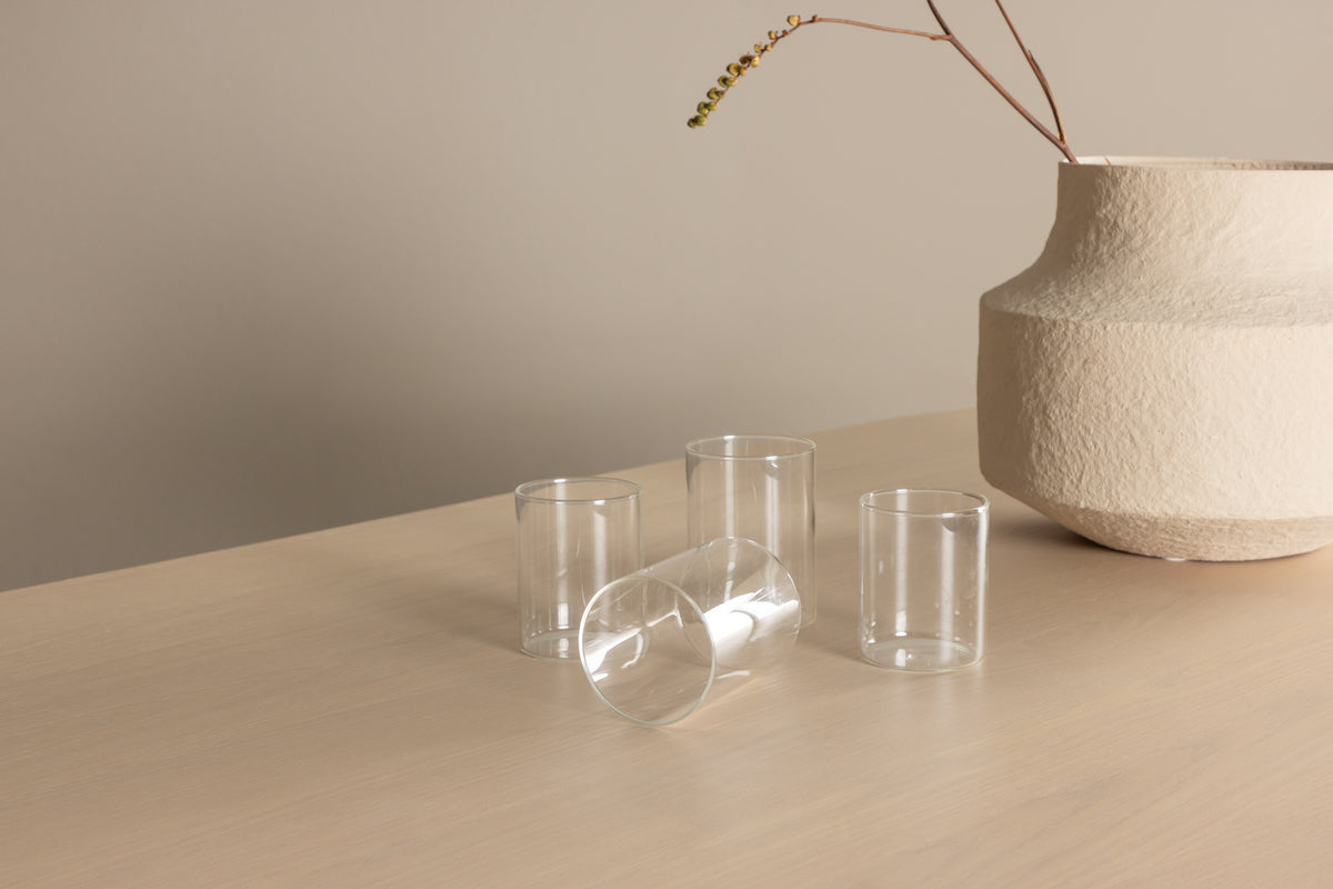 Table à manger Alura - au design harmonieux avec une touche élégante