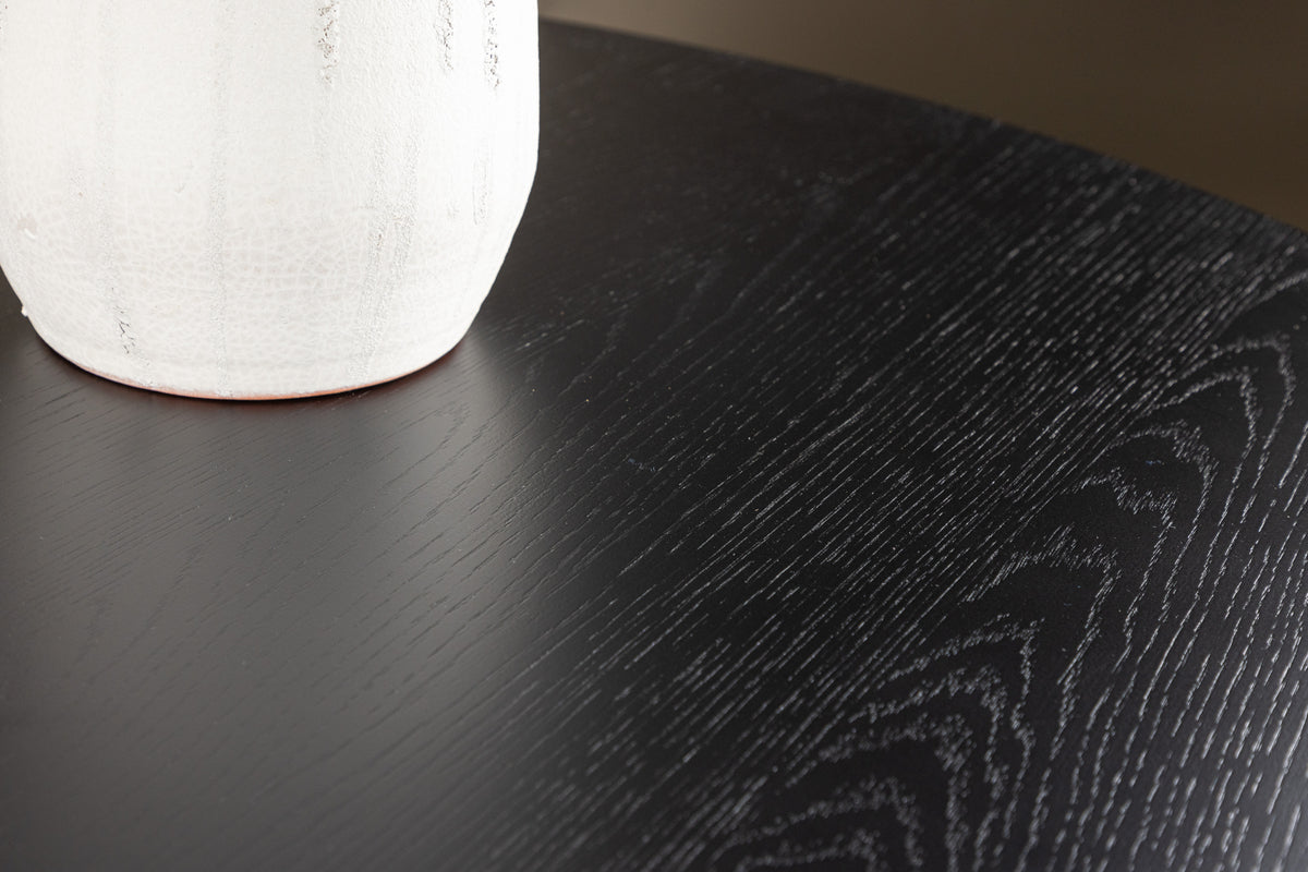 Table à manger Isola - au design harmonieux avec une touche élégante