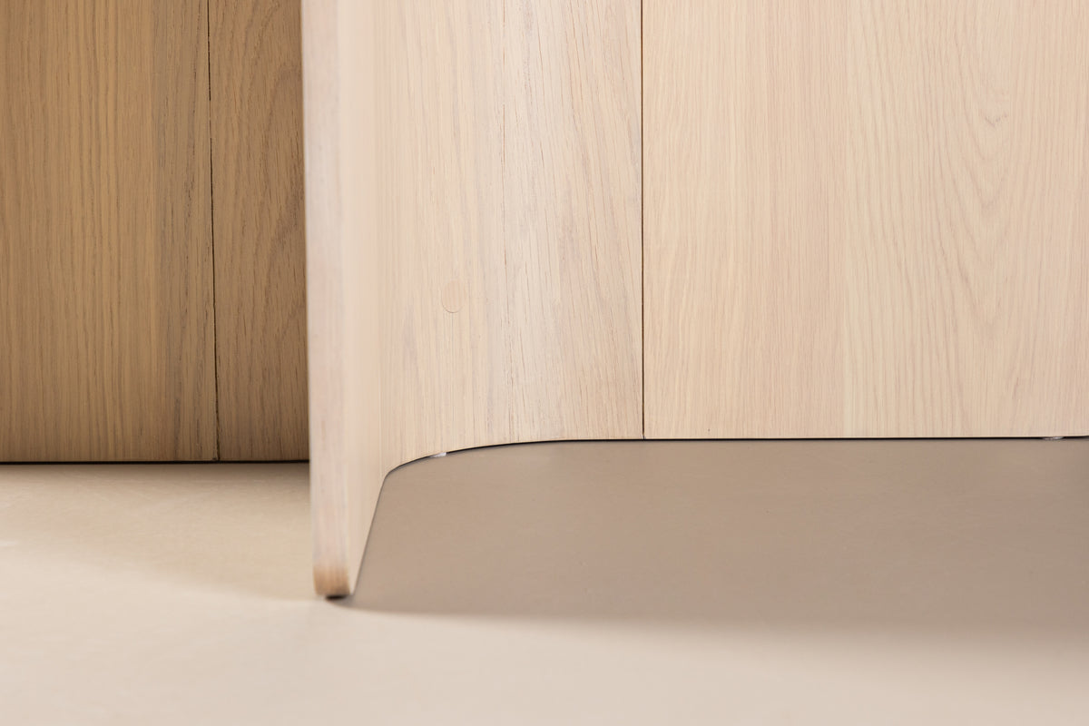 Table à manger Isola - au design harmonieux avec une touche élégante