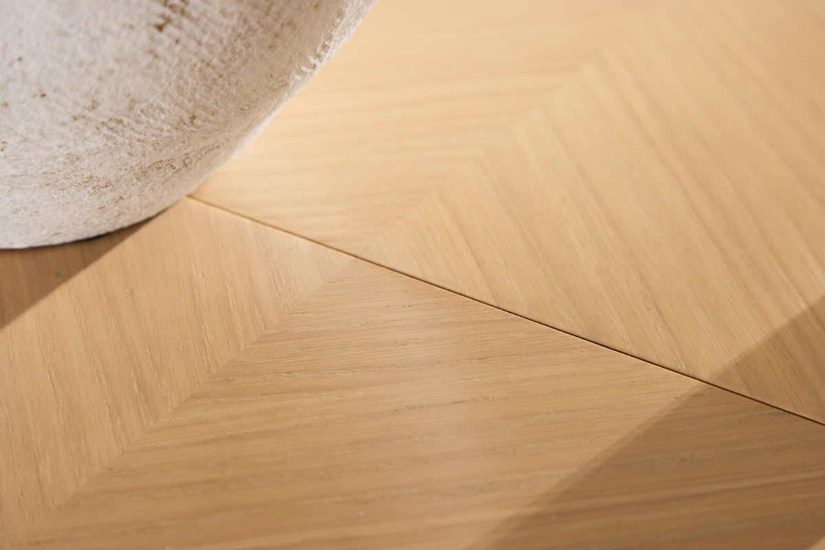 Table à manger Zephyr - l'équilibre parfait entre fonctionnalité et style