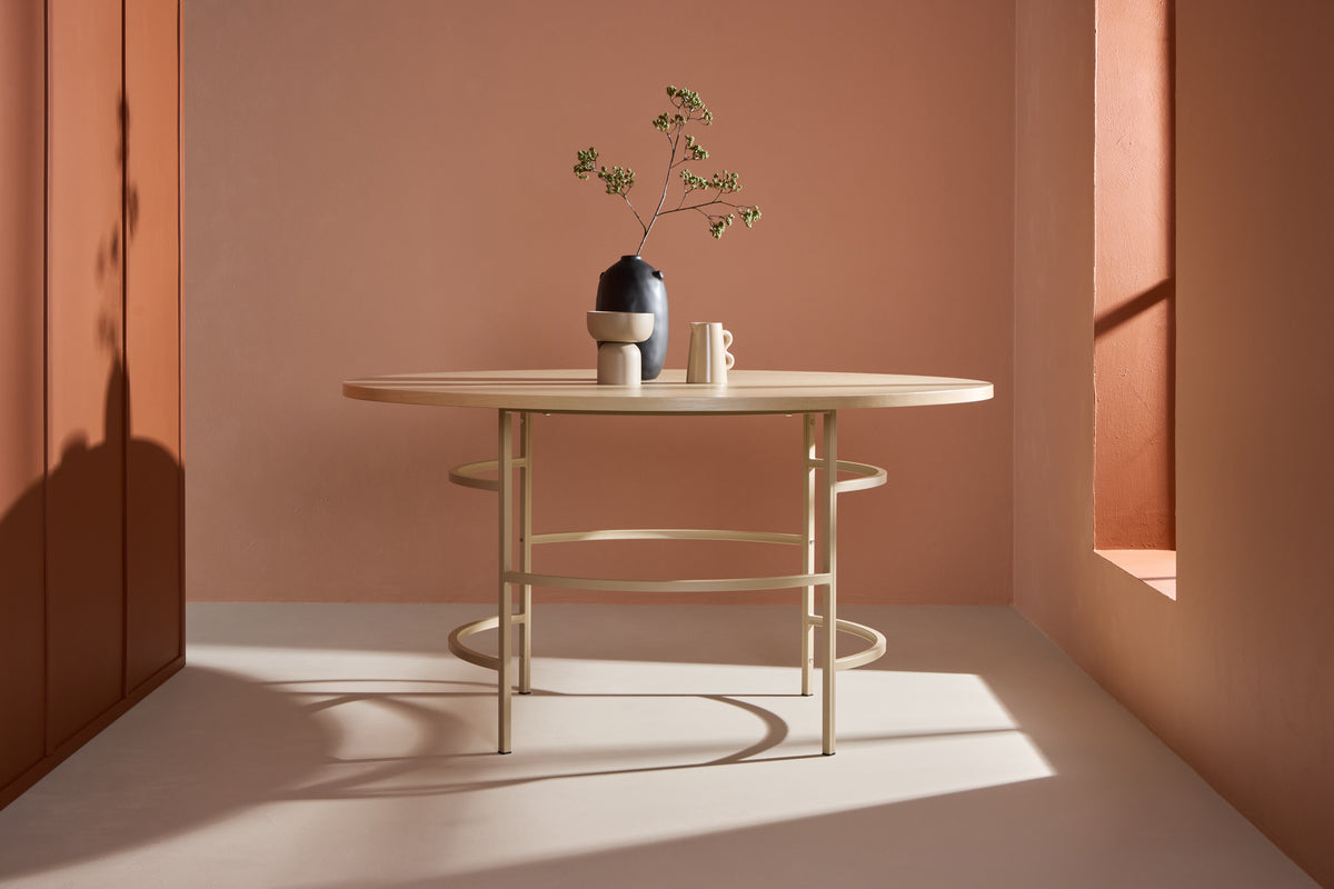 Table à manger Solara - au design moderne, inspiré du style scandinave