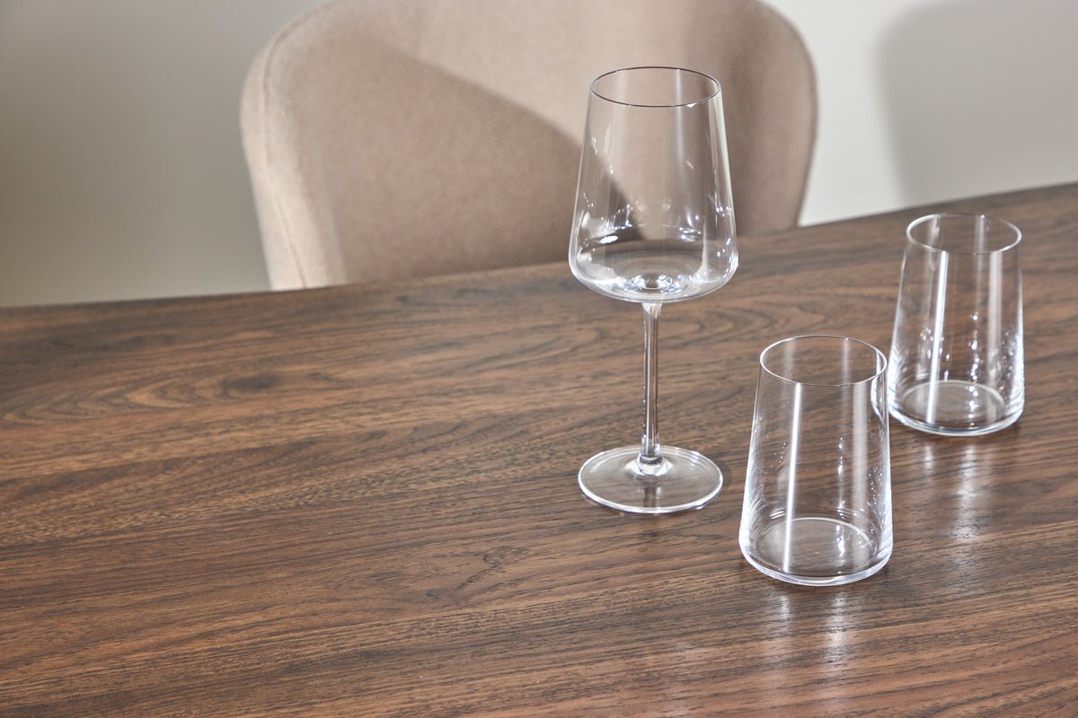 Table à manger Talani - allie design moderne à une ambiance chaleureuse et élégante