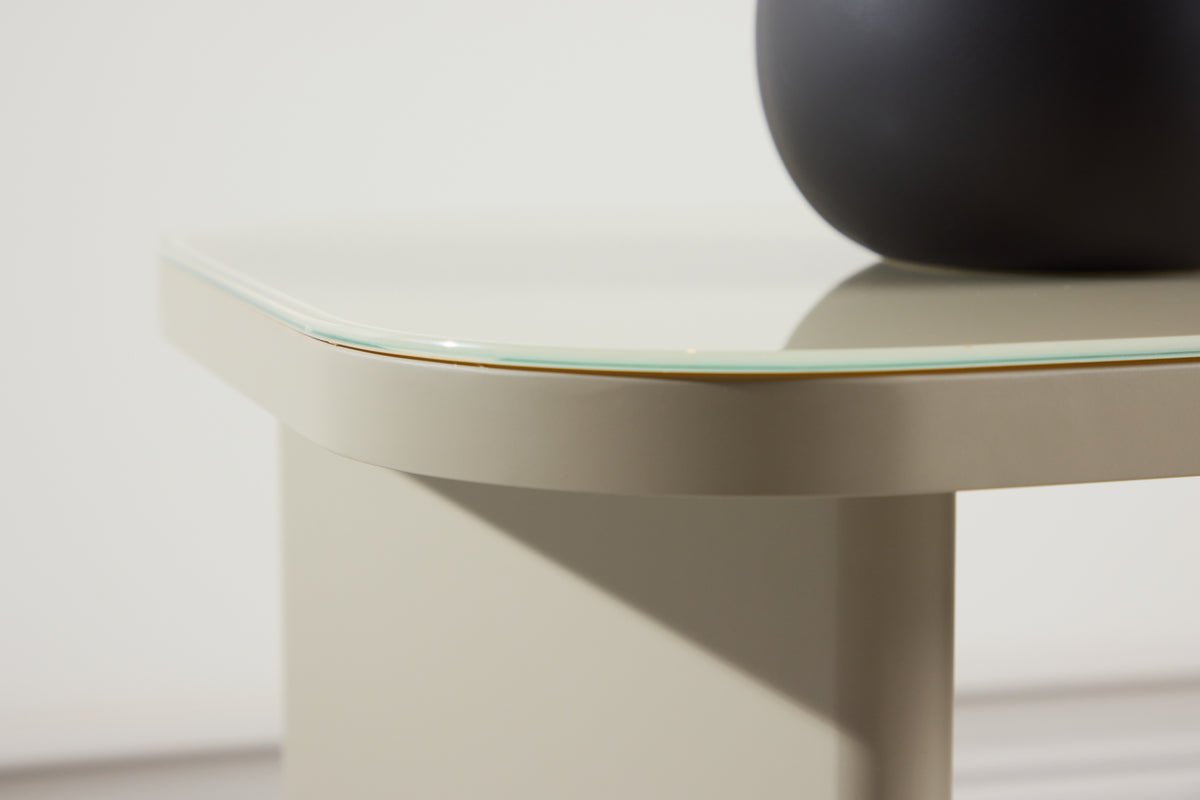 Table basse/table d'appoint Sonaro – 70 × 45 cm en Beige avec plateau en verre