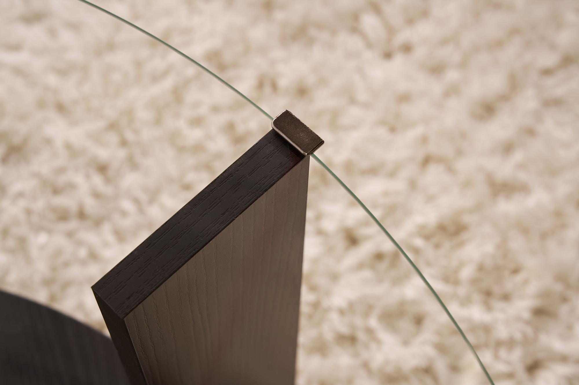 Table basse Davira - avec plateau en verre rond et aspect bois