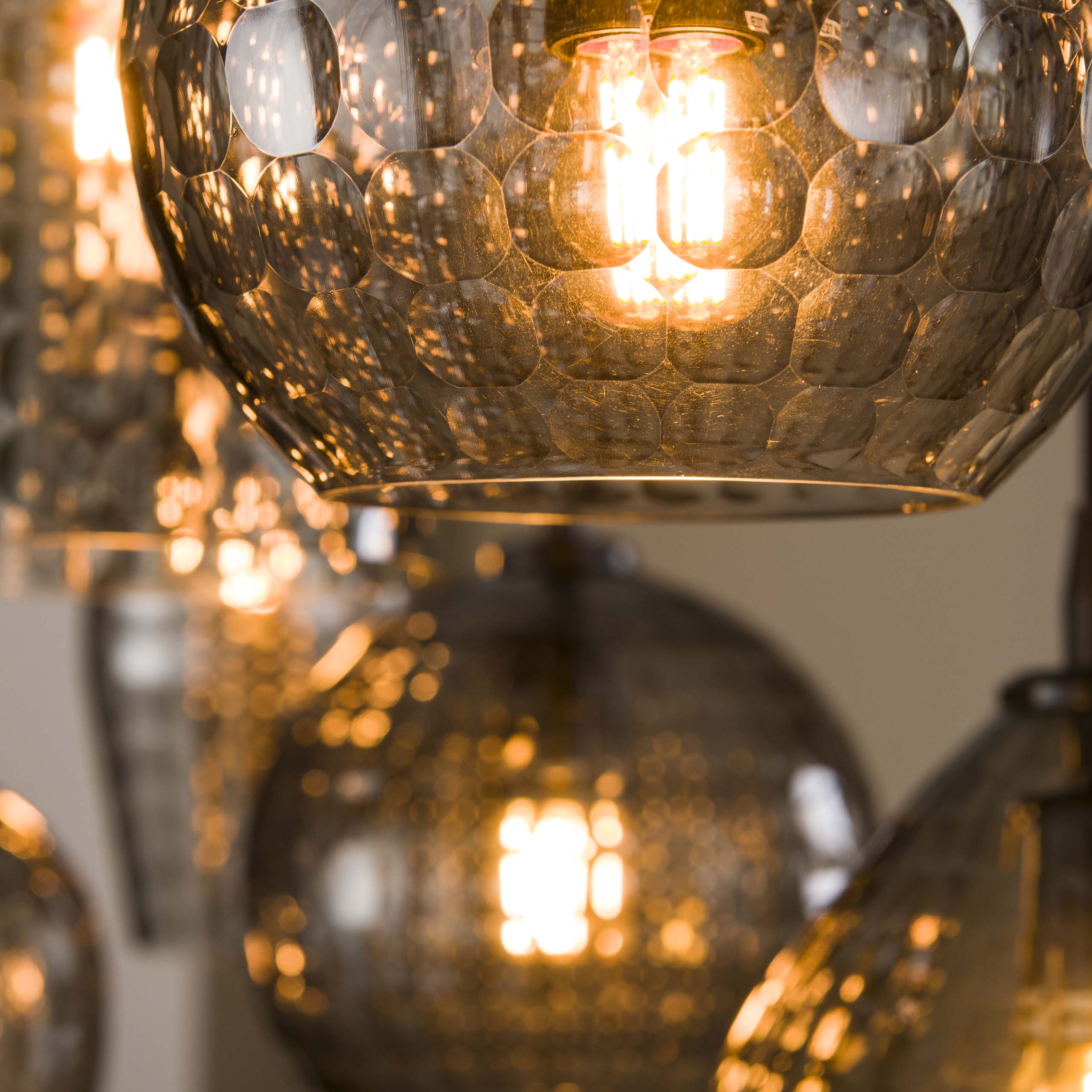 Suspension « Aurelia » – avec 7 lampes en design verre fumé et armature en métal