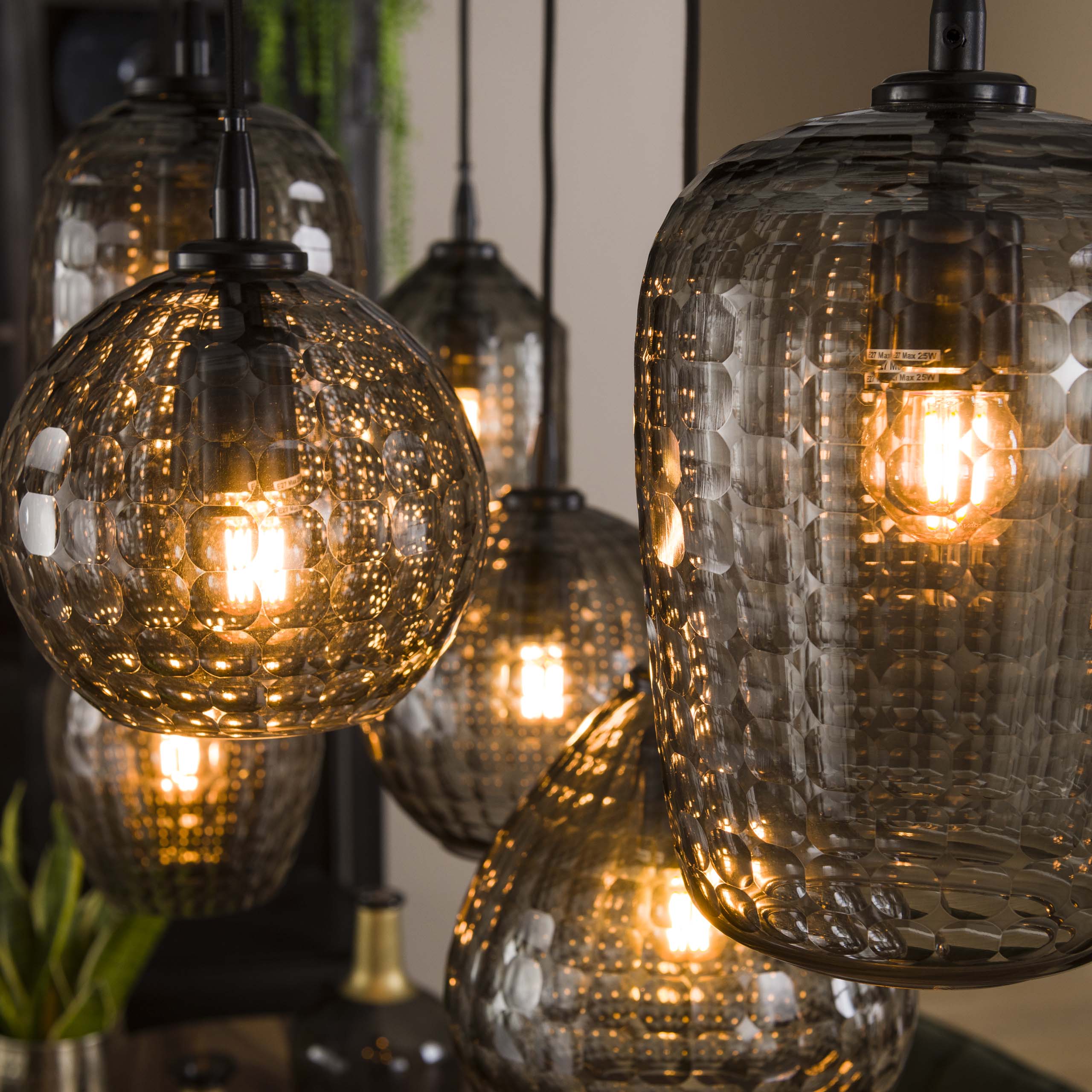 Suspension « Aurelia » – avec 7 lampes en design verre fumé et armature en métal