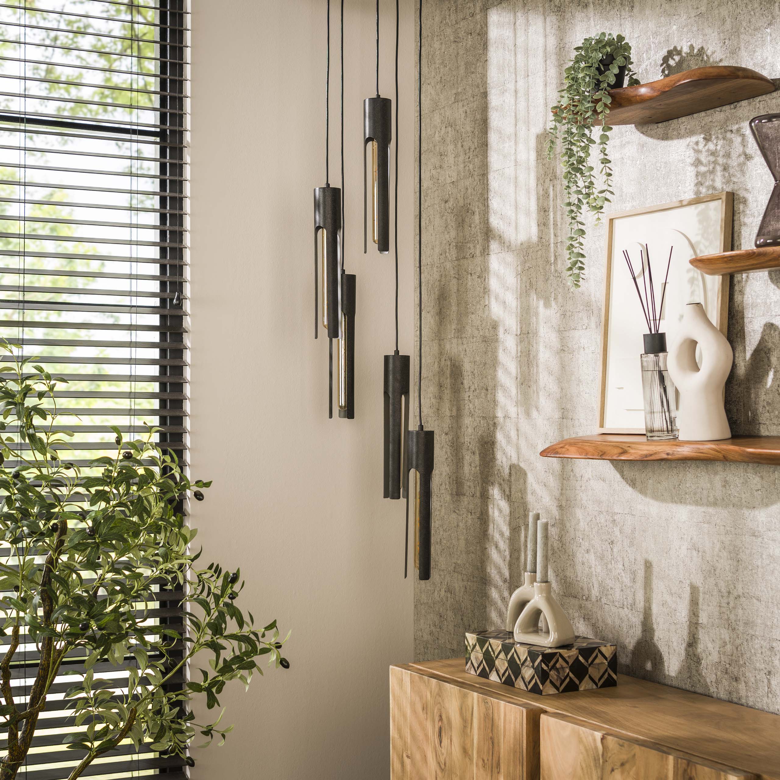 Suspension « Fenora » – à étages avec 5 lampes en design tube noir