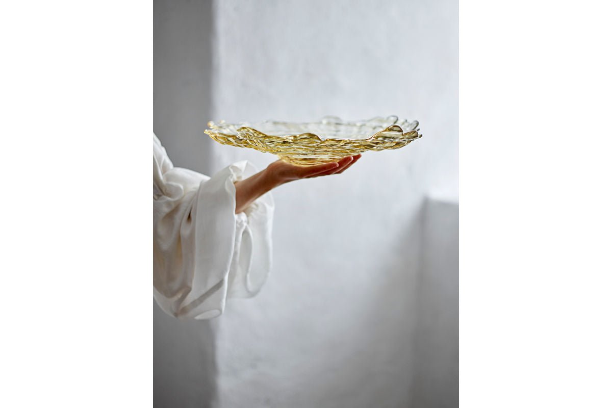 Coupe Amiri – en verre naturel avec une forme ondulée douce