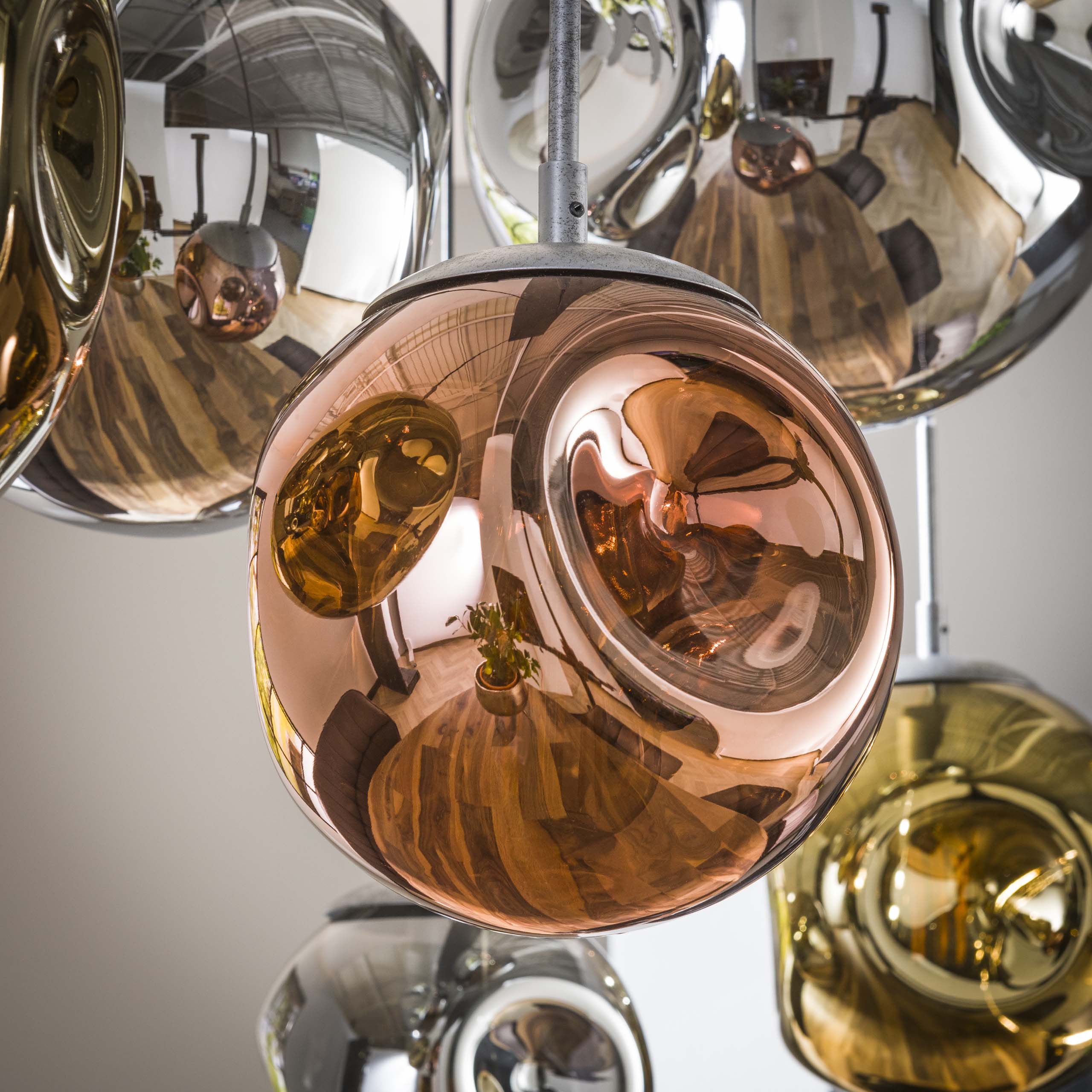 Pendelleuchte "Althea“ –  7 Leuchten in der Metall-Farbkombination Gold, Kupfer und Chrom