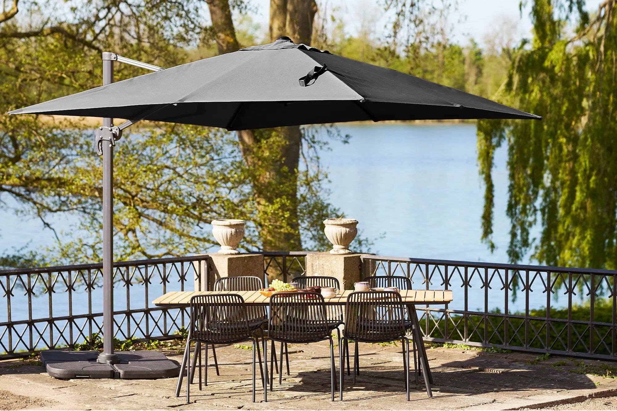 Parasol de jardin Solvien – de forme carrée noire