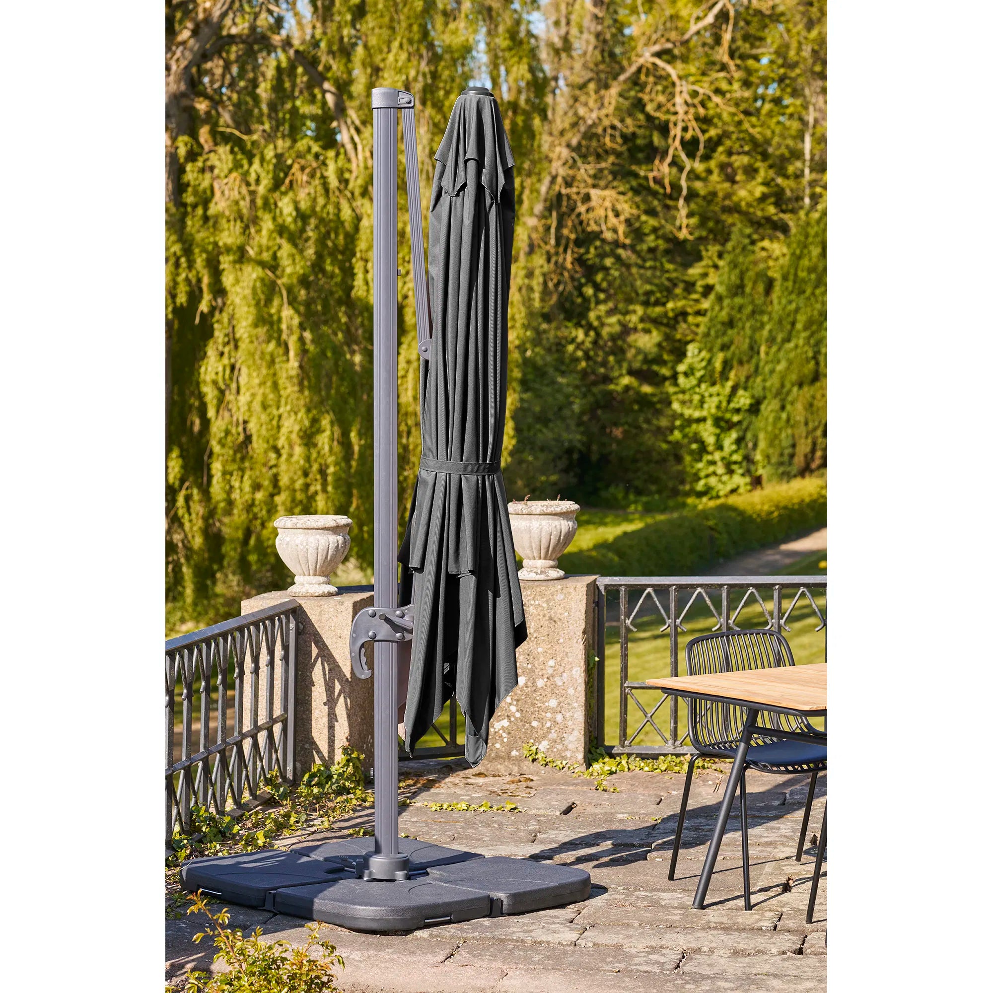 Parasol de jardin Solvien – de forme carrée noire