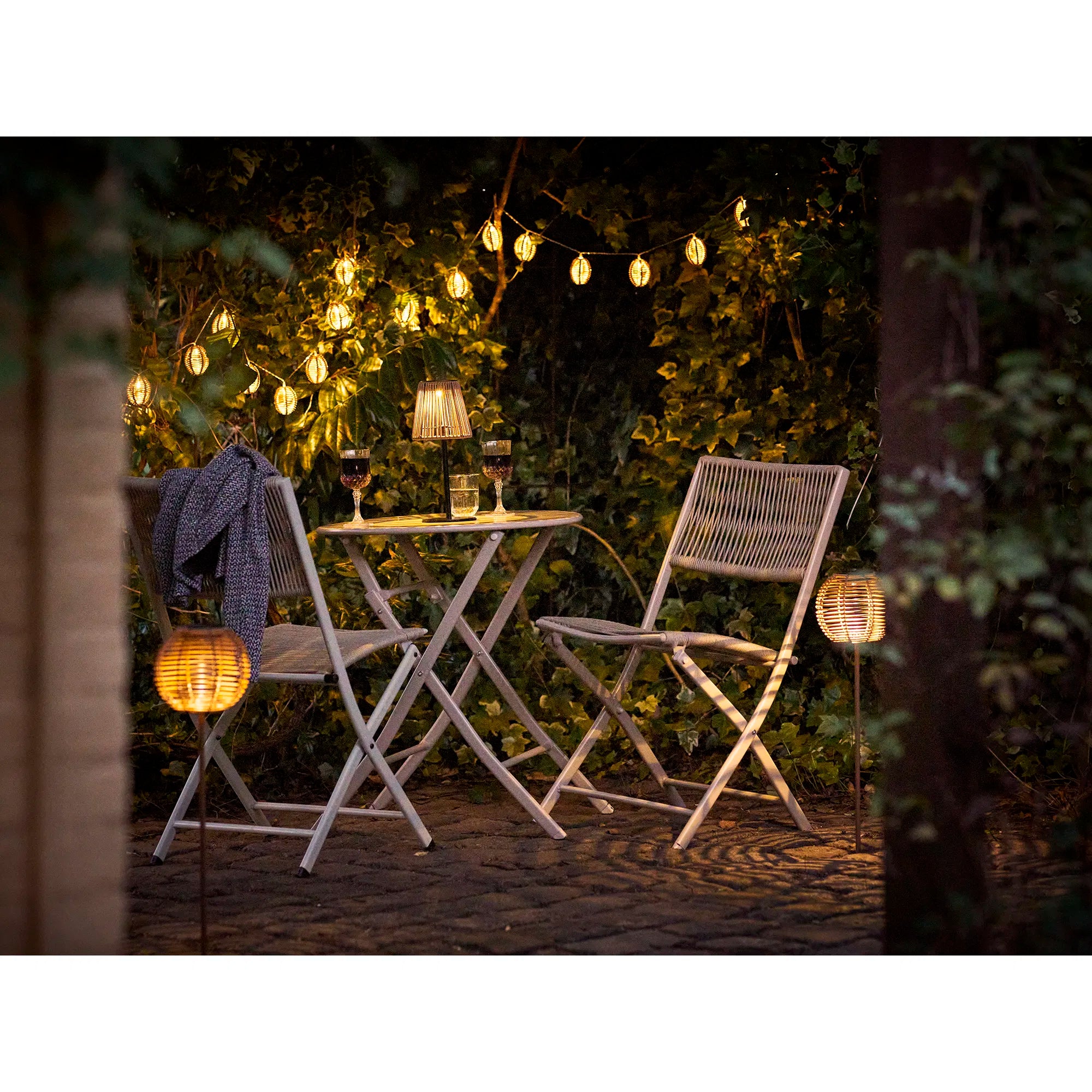 Lampe solaire de jardin « Elmara » – résistante aux intempéries pour balcon et espace extérieur