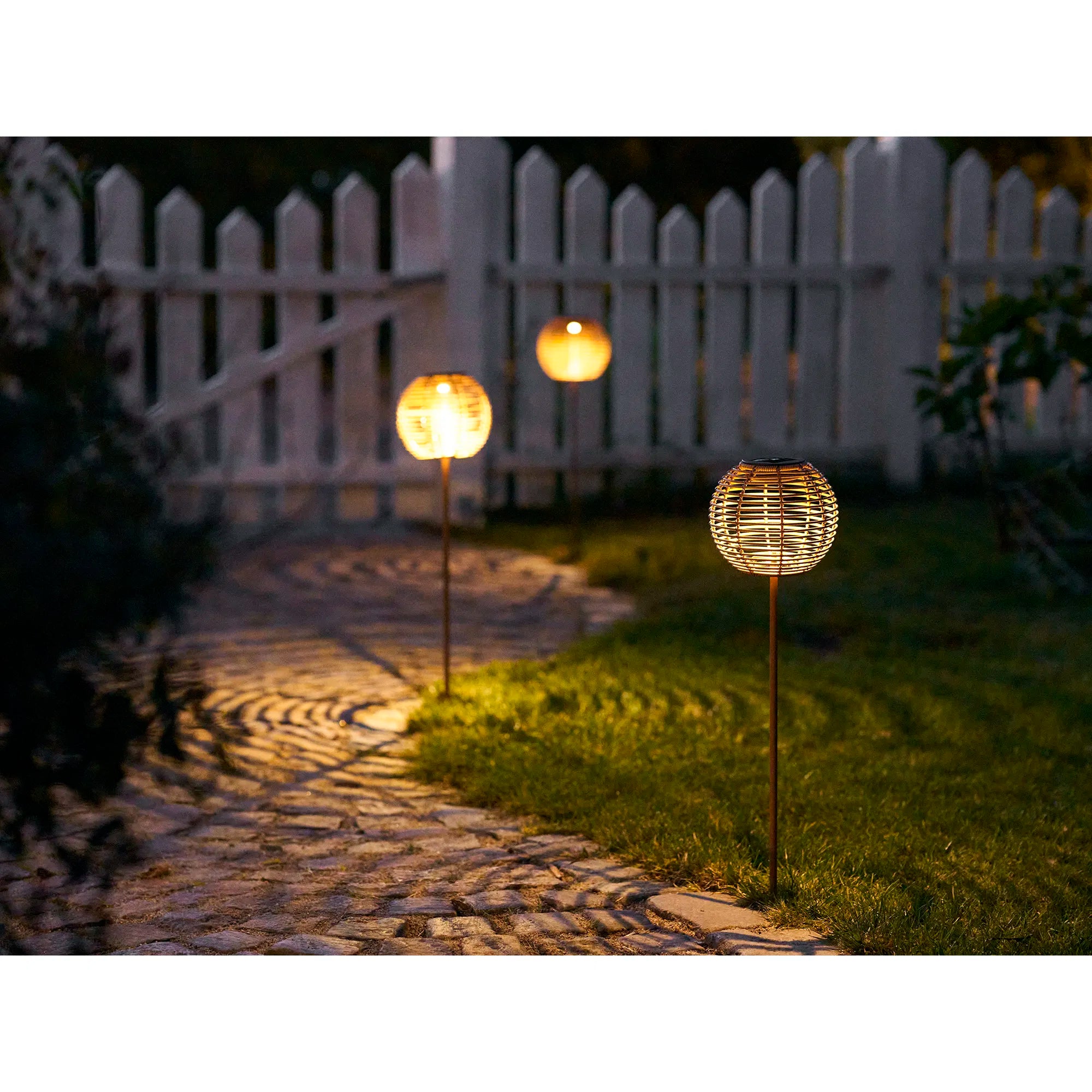 Lampe solaire de jardin « Elmara » – résistante aux intempéries pour balcon et espace extérieur