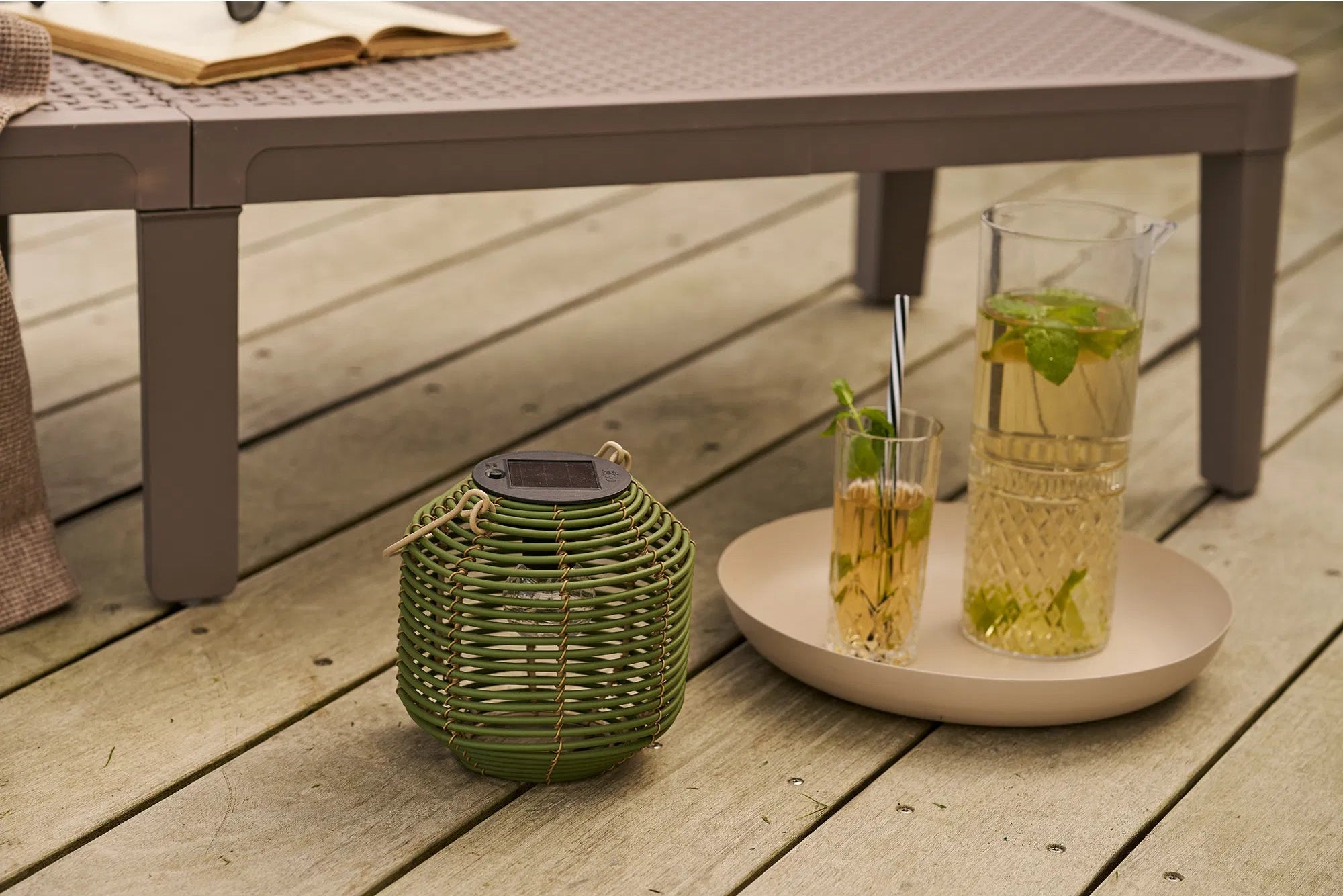 Lanterne solaire de jardin « Vormina » – résistante aux intempéries pour balcon et espace extérieur