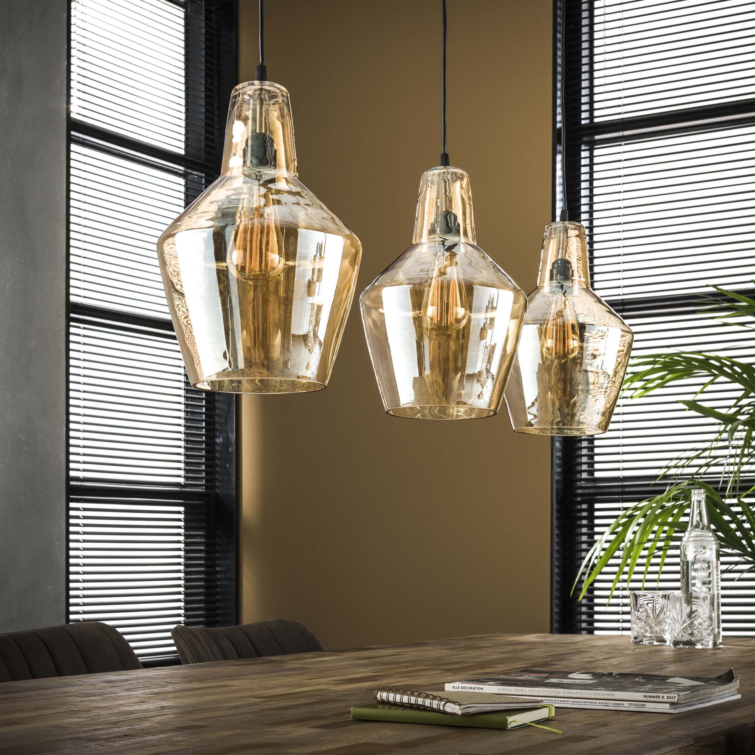 Suspension Virello – Abat-jours coniques en verre argent vieilli (3 feux)