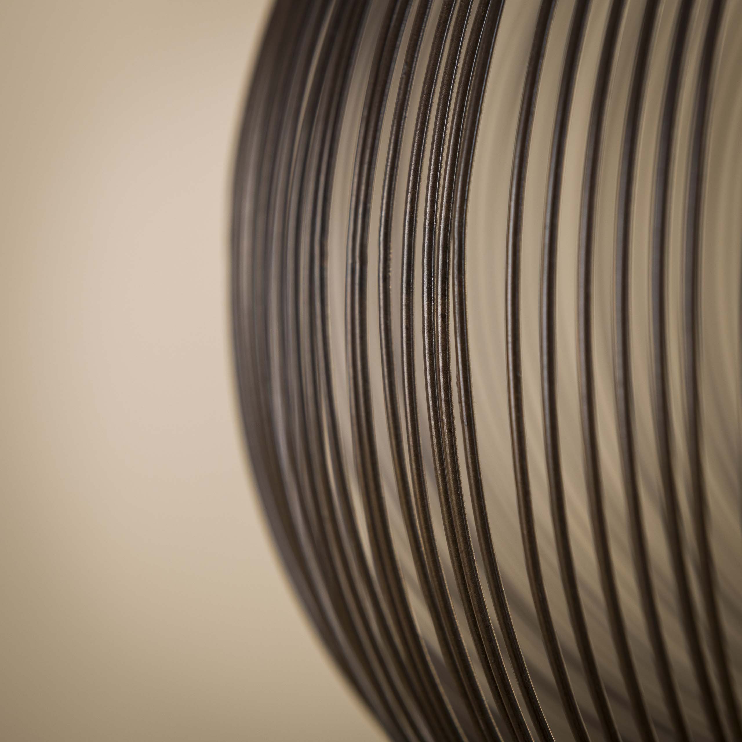 Pendelleuchte Aurex – Metallscheibe in Schwarznickel mit goldenen Akzenten