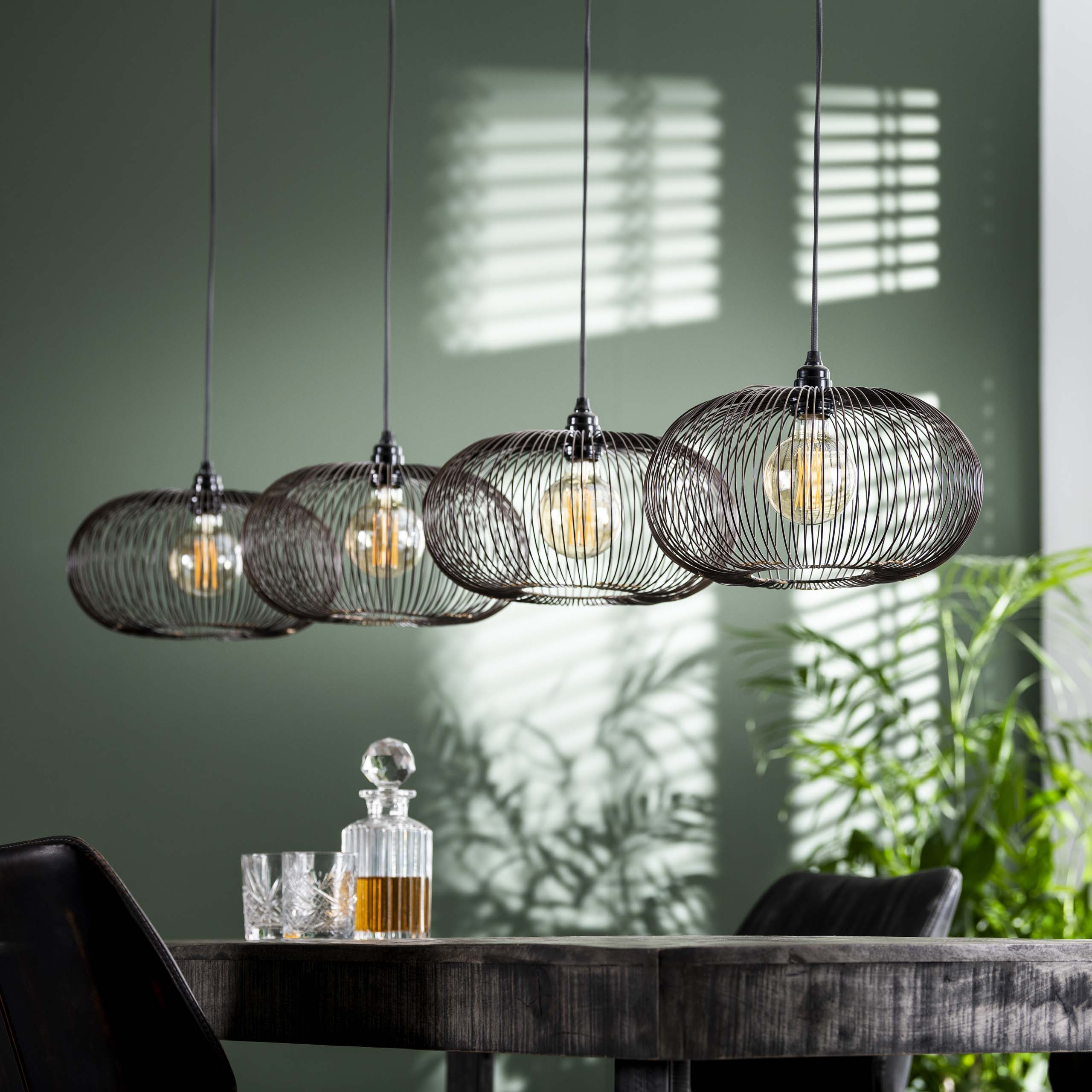 Suspension Aurex Quad – Disques métalliques en nickel noir avec accents dorés (4 flammes)