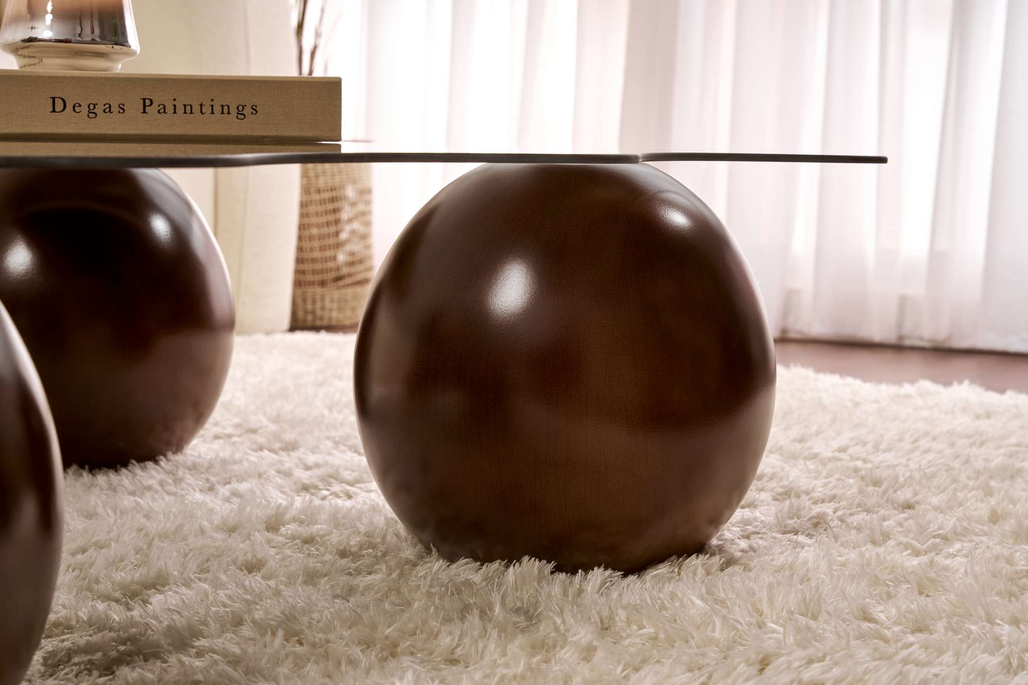 Table basse Trevano - plateau en verre trempé avec silhouette ondulée