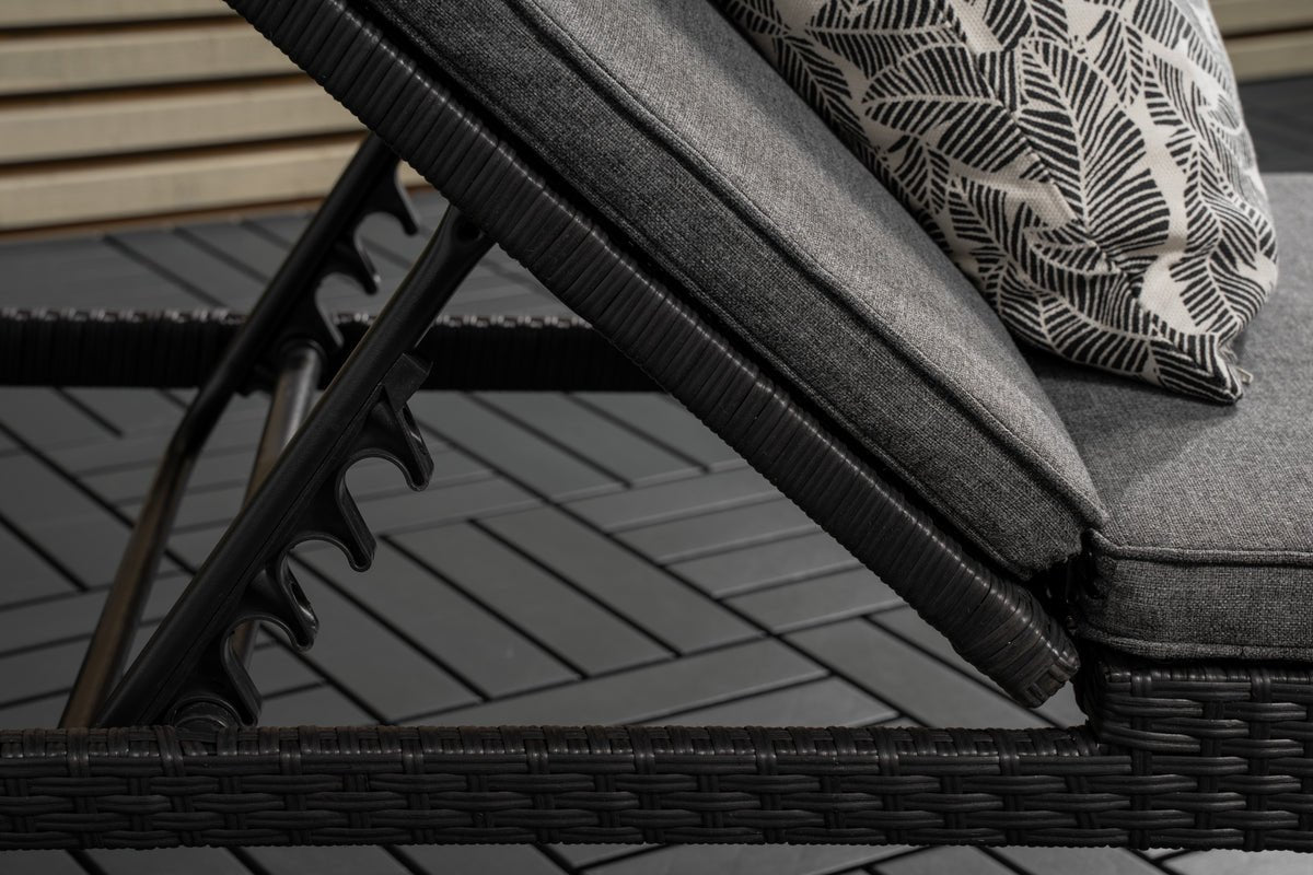 Chaise longue de jardin Irina - en rotin