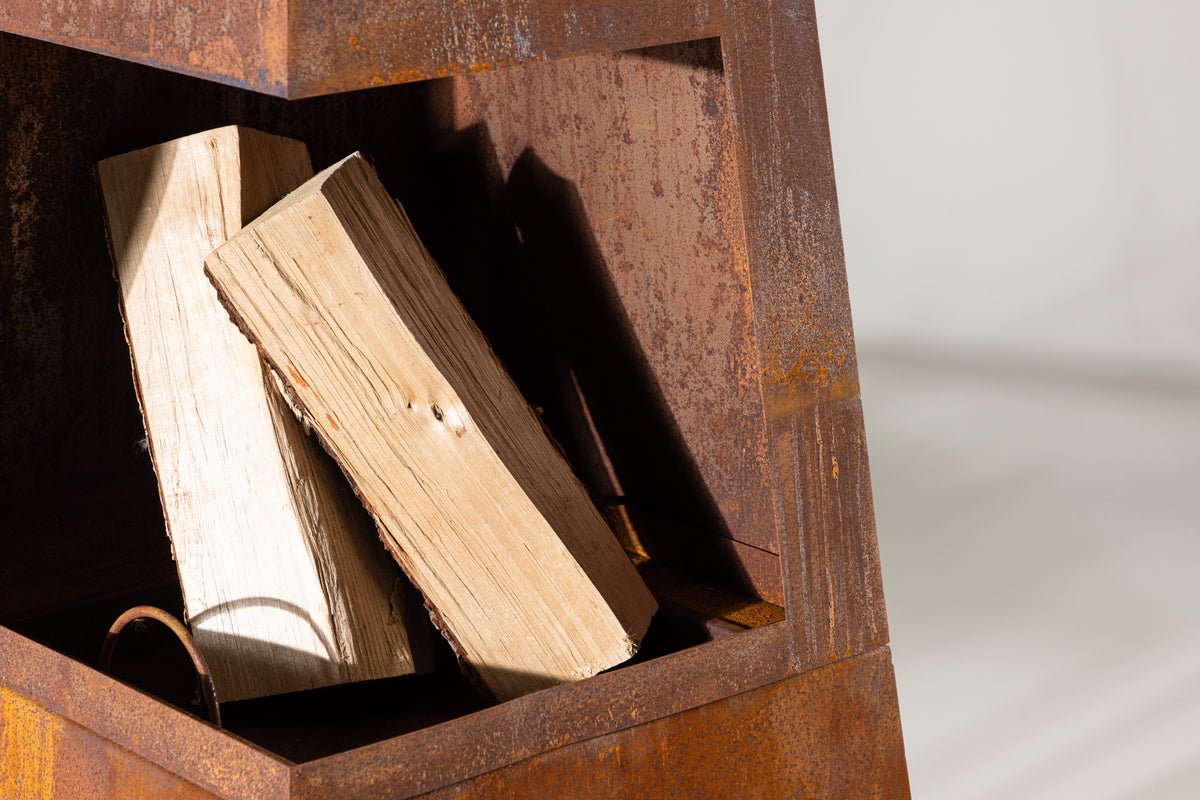 Feuerkorb Elias - quadratischer Kamin in Rusty Orange