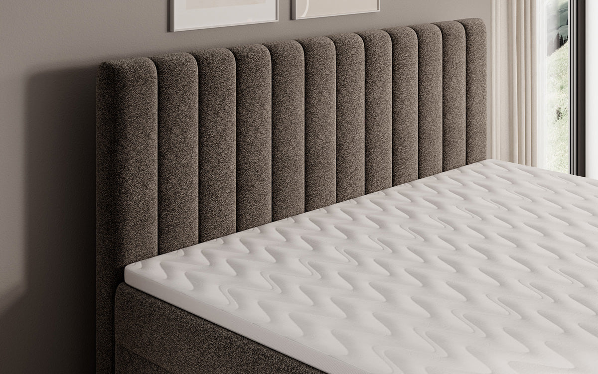 Lit boxspring Chelsea en tissu texturé avec espace de rangement