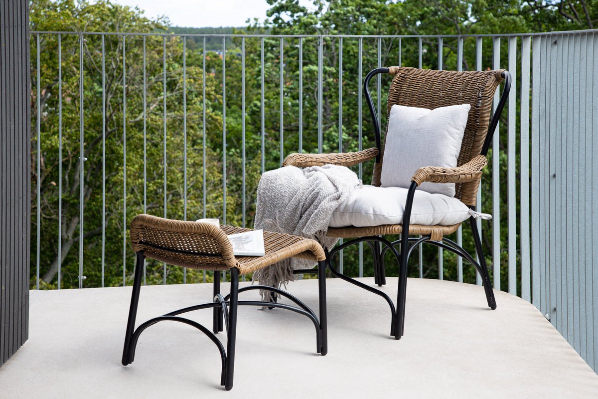 Fauteuil lounge de jardin Asia - avec structure noire et coussins clairs