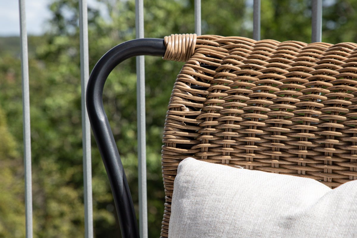 Fauteuil lounge de jardin Asia - avec structure noire et coussins clairs