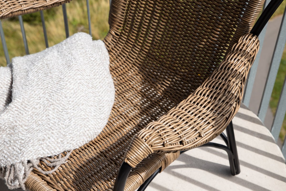 Fauteuil lounge de jardin Asia - avec structure noire et coussins clairs