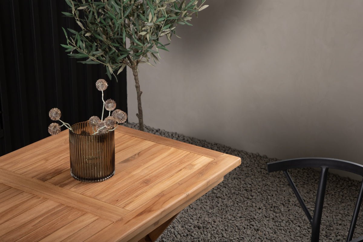 Gartentisch Siana - ein eckiger Esstisch aus Teakholz