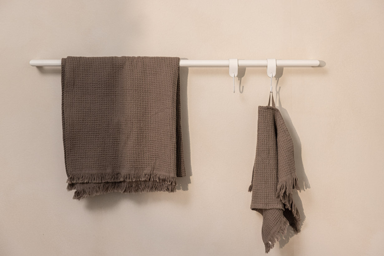 Handtuchhalter Vana – minimalistisch, rund oder eckig, drei Breiten