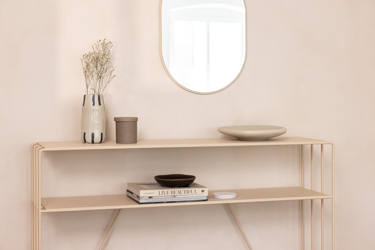 Commode Ria – design métallique avec deux étagères