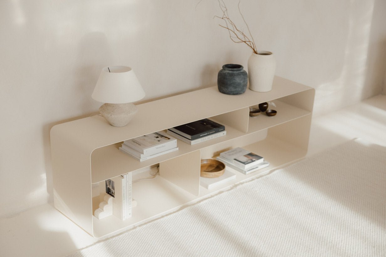 Lowboard Tavir – Pulverbeschichteter Stahl in Retro-Optik