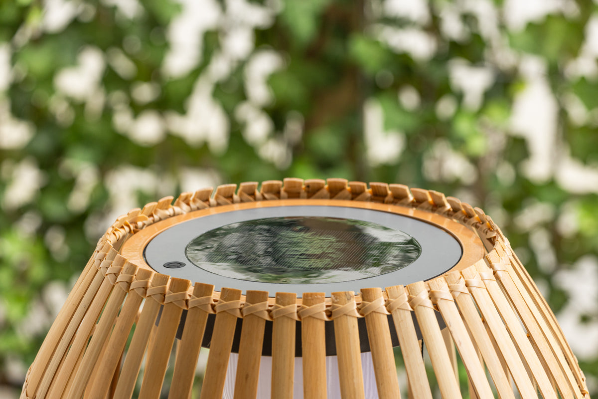 Outdoor-Stehlampe „Elan“ – wetterfeste Stehleuchte aus Bambus & Metall