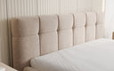 Lit rembourré design Helena en tissu texturé avec espace de rangement